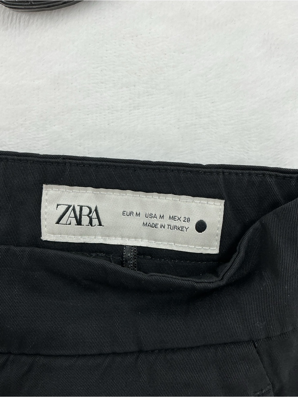 Zara Black Cropped Capris for Women 061 - Picture 7 of 9